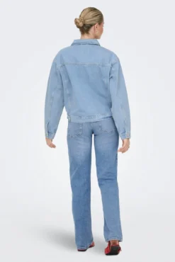 Casaco denim bolsos frontais