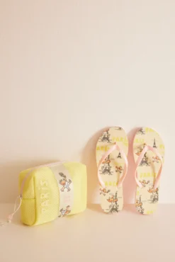 Chinelas impressas Cobi