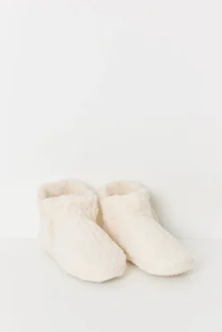 Chinelos com botas marfim