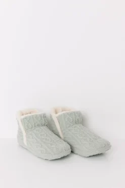 Chinelos com botas verde
