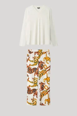 Conjunto de pijama com estampado de tigre