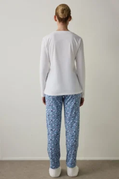 Conjunto de pijama de manga comprida com estampado de xícara de chá e gola em V