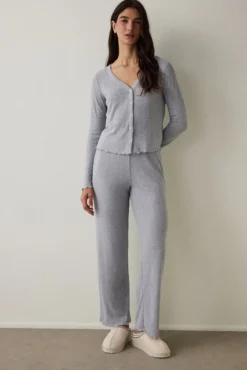 Conjunto de pijama térmico Dahlia com gola em V e manga manga .