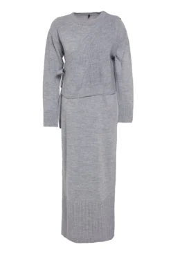 Conjunto de vestido e casaco de malha