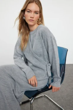 Conjunto de vestido e casaco de malha