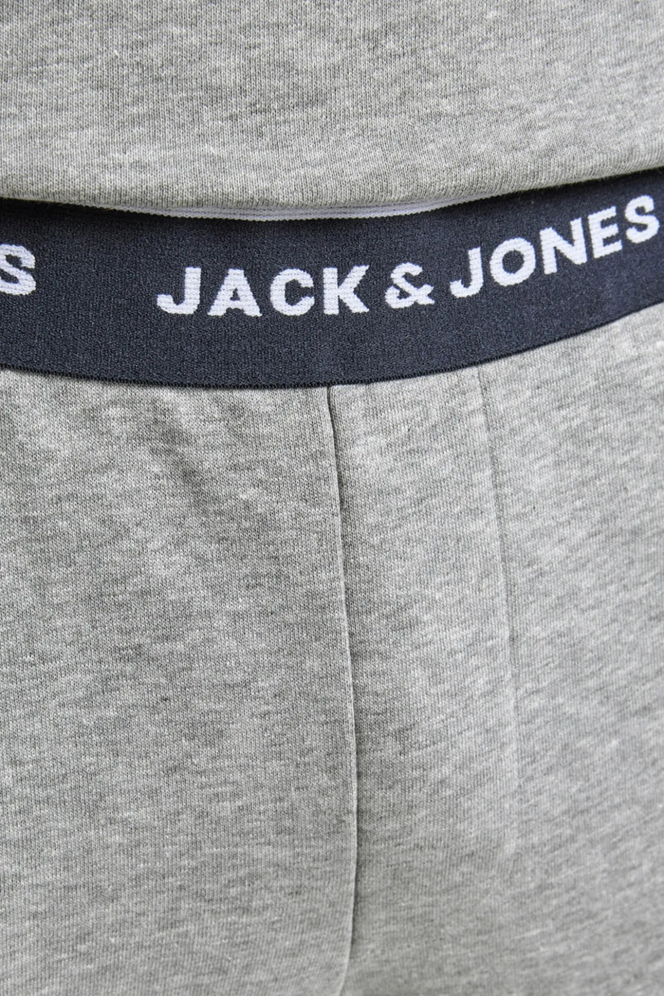 Conjunto t-shirt e calças