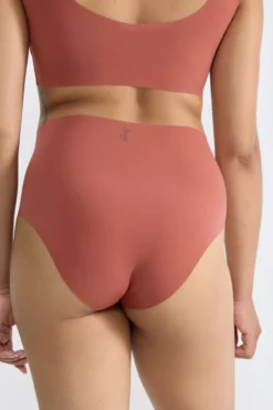 Cueca alta sem costuras