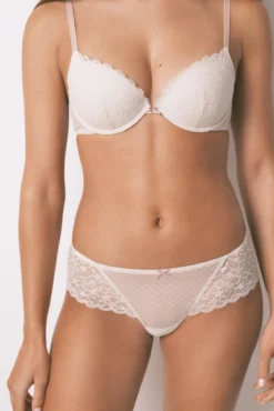 Cueca brasileira larga de renda cinza