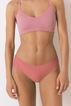 Cueca clássica de microfibra de renda rosa