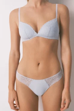 Cueca clássica de microfibra e renda azul