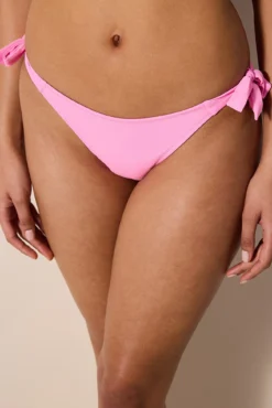 Cueca de biquíni azul clássico
