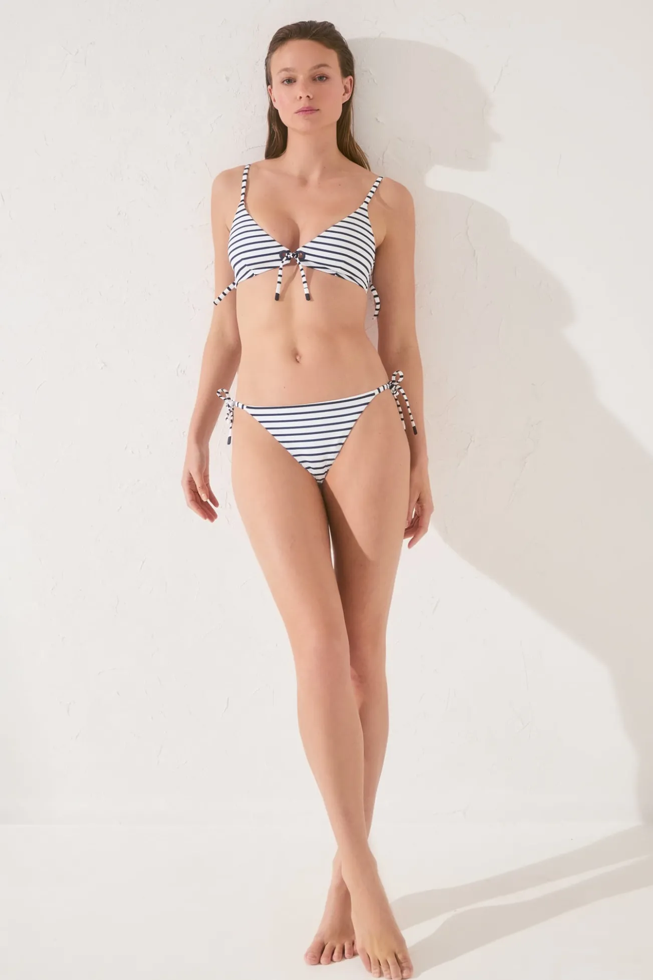 Cueca de biquíni brasileira cueca com riscas azul marinho