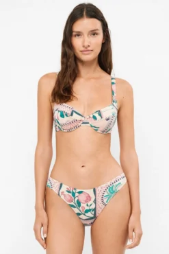Cueca de biquíni estampado mosaico tropical