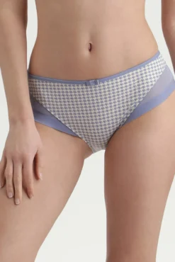 Cueca de microfibra e tule