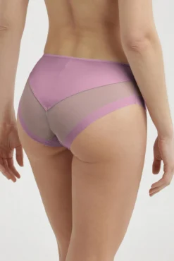 Cueca de microfibra e tule