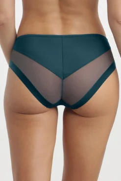 Cueca de microfibra e tule