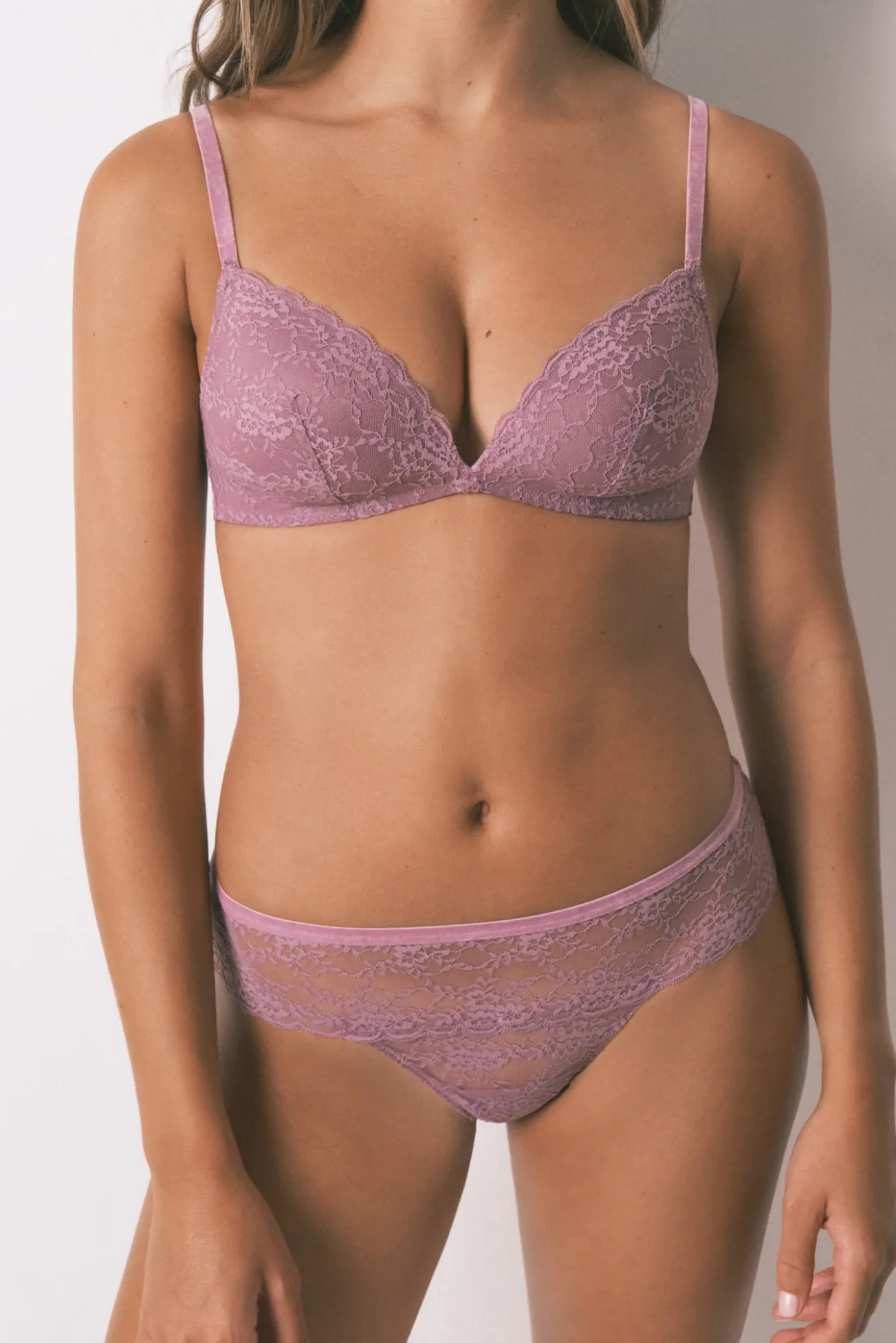 Cueca renda de renda rosa