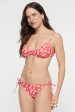 Cuequinha biquíni laço. Estampado de flores.