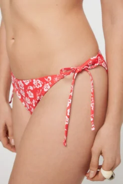 Cuequinha biquíni laço. Estampado de flores.