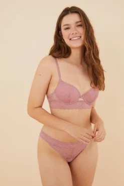 Cuequinha de renda em rosa