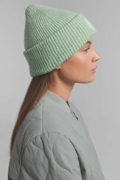 Gorro tricot com logo verde