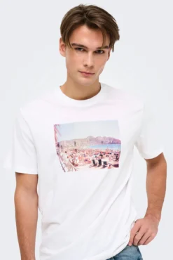 Herren-T-Shirt mit regular fit Passform. 100 % Bio-Baumwolle.