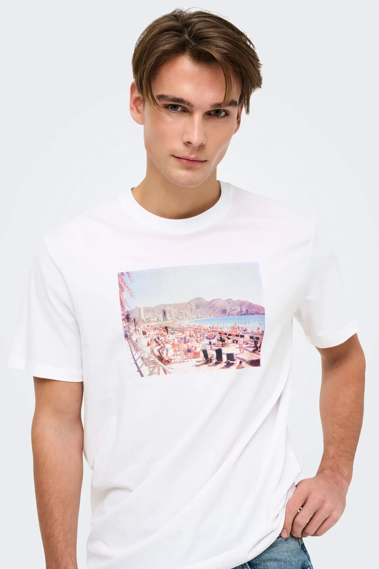 Herren-T-Shirt mit regular fit Passform. 100 % Bio-Baumwolle.