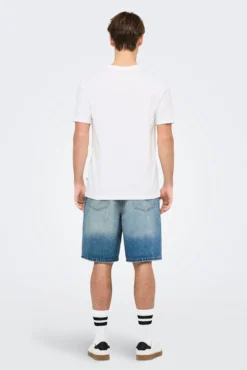 Herren-T-Shirt mit regular fit Passform. 100 % Bio-Baumwolle.