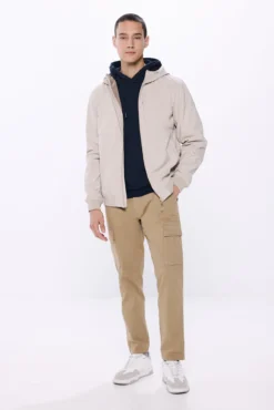 Jaqueta softshell com capuz