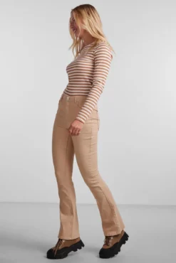 Jeans boca de sino