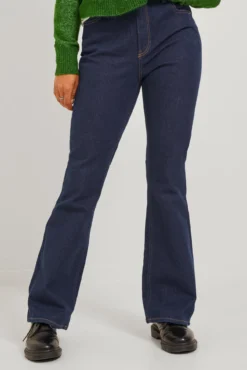 Jeans bootcut escuras