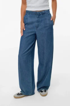 Jeans compridos de pernas largas