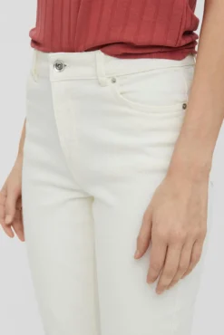 Jeans de corte reto pelo tornozelo