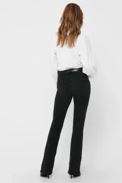 Jeans flare tiro alto