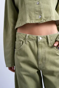 Jeans jeans com modelagem cano curto