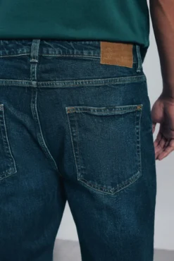 Jeans lavado escuro regular fit