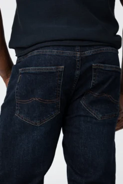 Jeans Leo Comfort Fit com Cinto