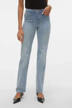 Jeans retas de cintura subida