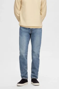 Jeans Slim Fit confecionados com algodão orgânico