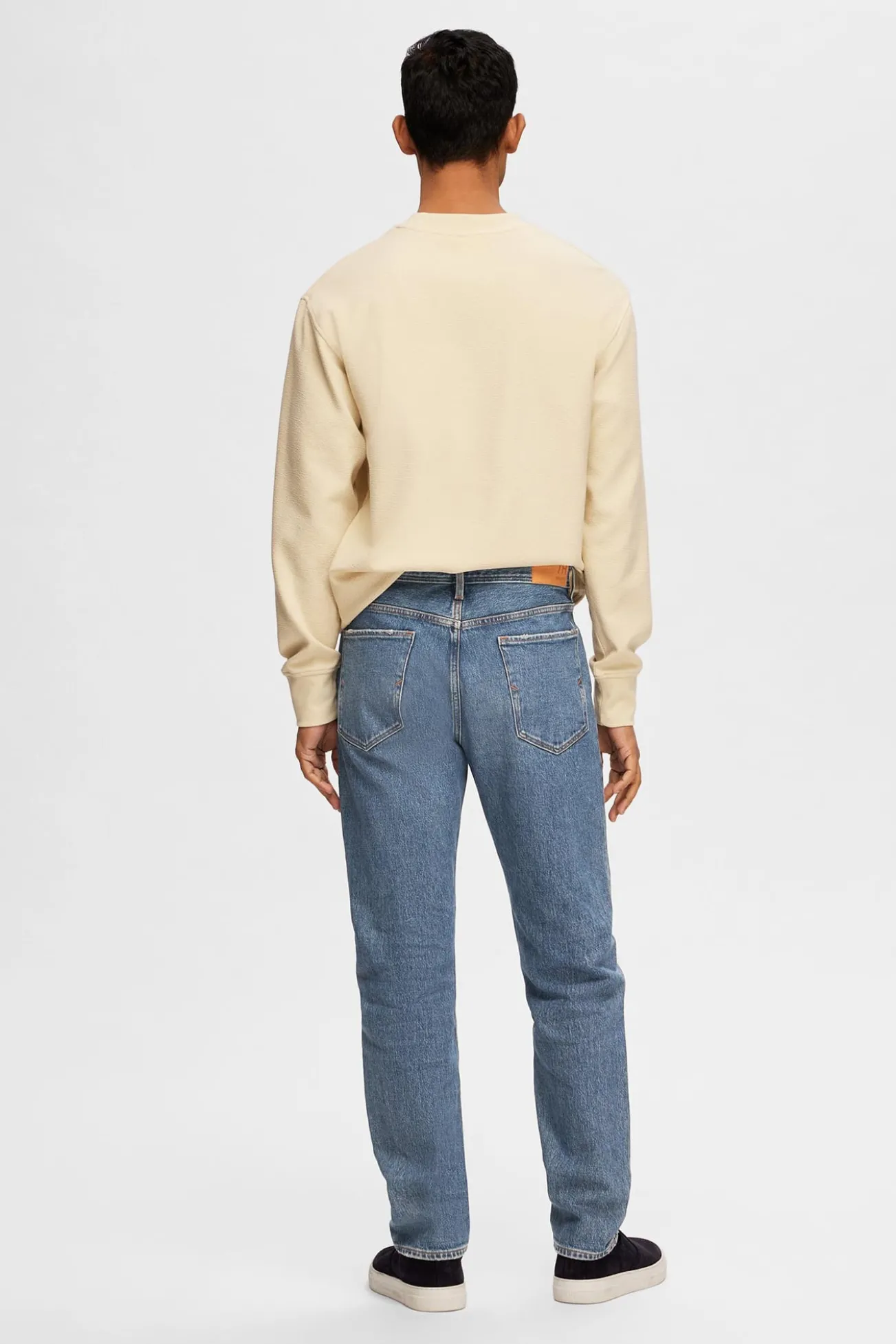 Jeans Slim Fit confecionados com algodão orgânico