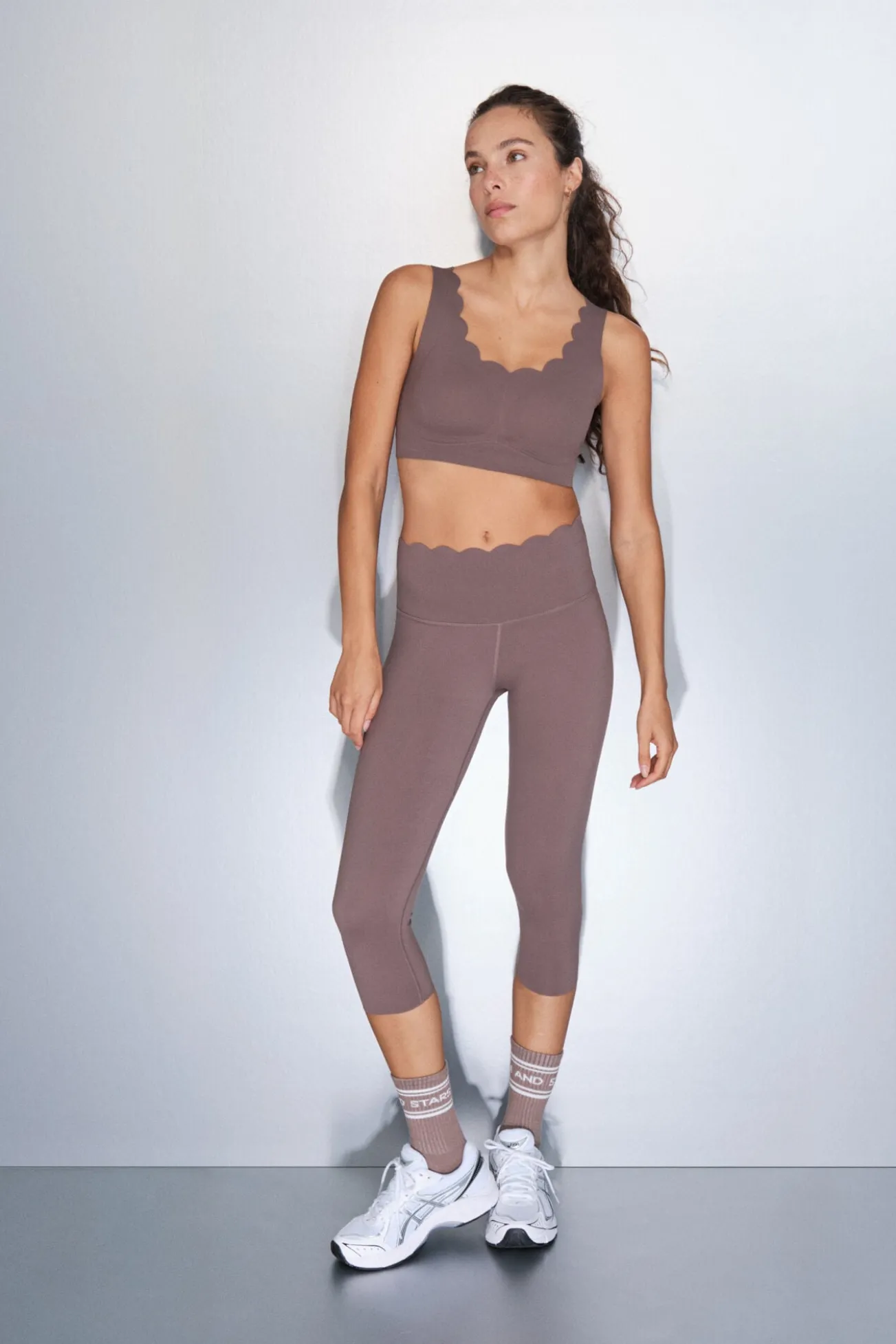 Leggings compressivas pirata marrom