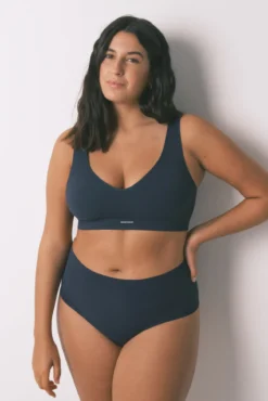 LOVELY top azul escuro canelado sem costura