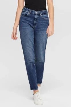 Mom fit jeans