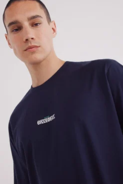mover camiseta diferente