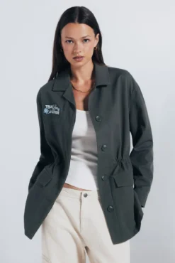 Overshirt militar com remendos