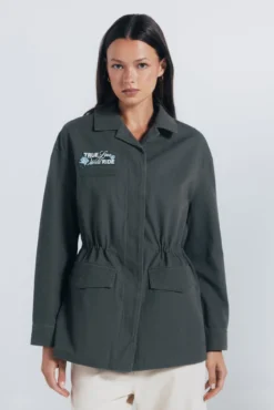 Overshirt militar com remendos
