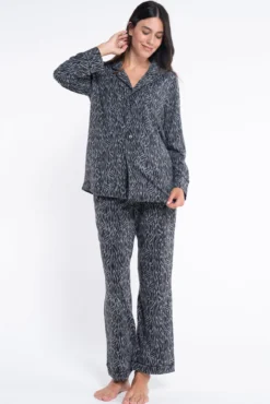Pacote de pijama com estampa animal