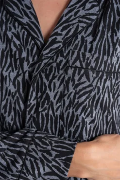 Pacote de pijama com estampa animal