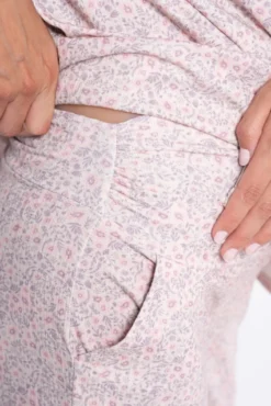 Pacote de pijama de flores