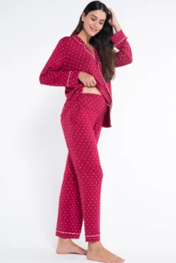 Pacote de pijama estampado com gravata